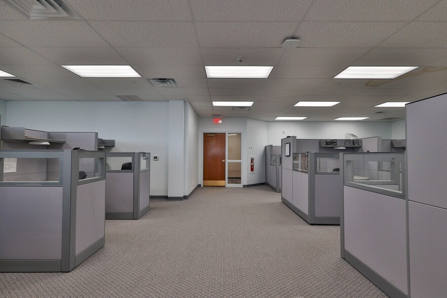 More Photos Of 1 E Broad St, Bethlehem Medical For Lease