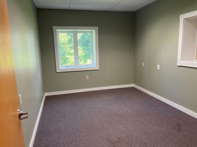 More Photos Of 54 Bridge St, White River Junction General Retail For Lease