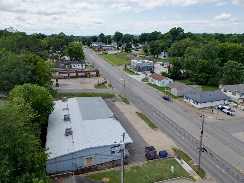 More Photos Of 4612 Grand Ave, Fort Smith Loft Creative Space For Lease
