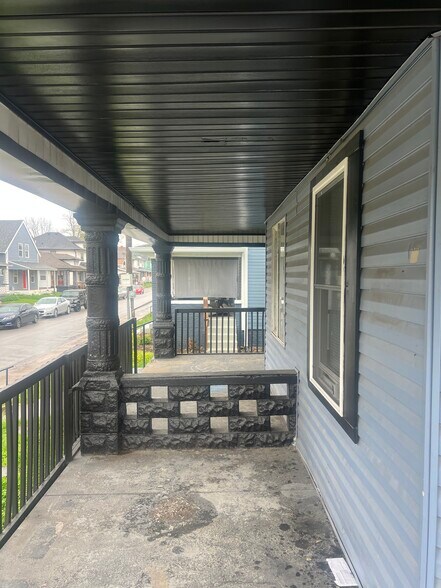 More Photos Of 19-21 Hendricks Pl, Indianapolis Specialty For Sale