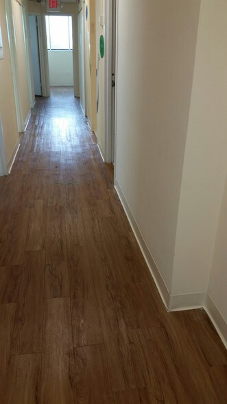 More Photos Of 333 Arthur Godfrey Rd, Miami Beach Office For Lease