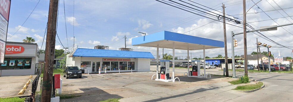Primary Photo Of 204 E Little York Rd, Houston Service Station For Sale