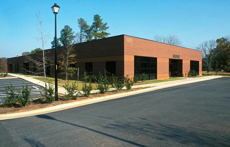 More Photos Of 3225 Blue Ridge Rd, Raleigh Medical For Lease