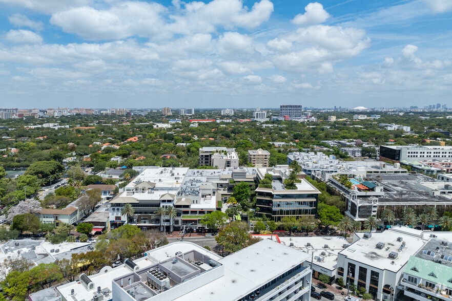 More Photos Of 3059 Grand Ave, Coconut Grove Storefront For Lease