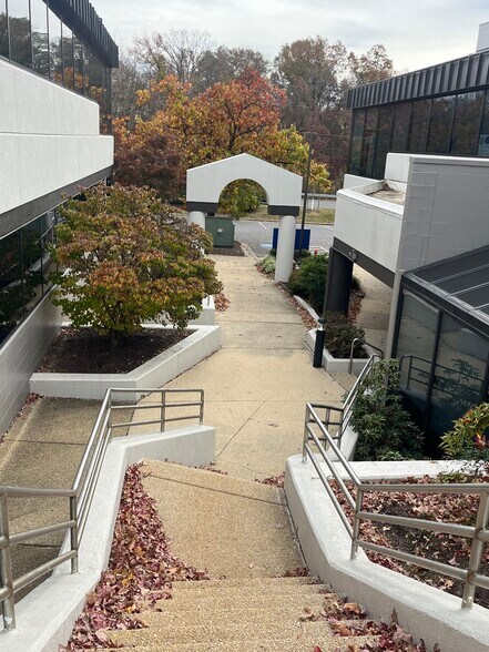 More Photos Of 13934 Baltimore Ave, Laurel Medical For Sale