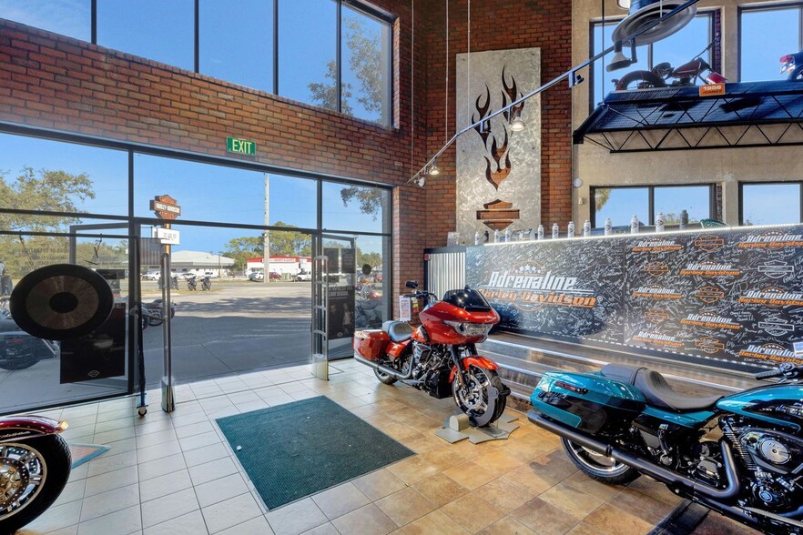 More Photos Of 330 Cattlemen Rd, Sarasota Auto Dealership For Sale