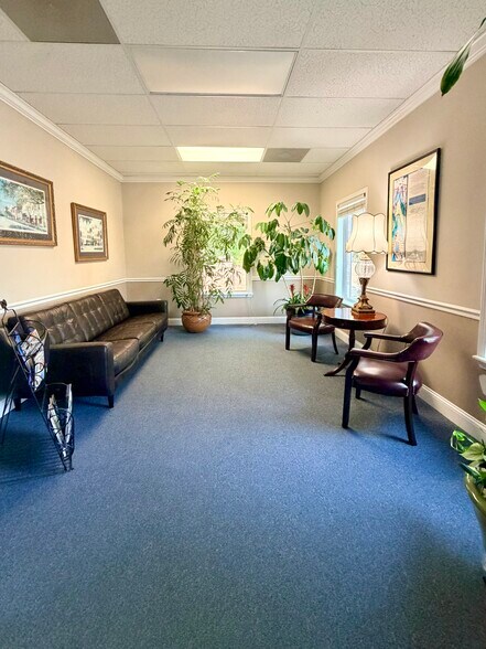 More Photos Of 182 Laurelhurst Ave, Columbia Medical For Lease