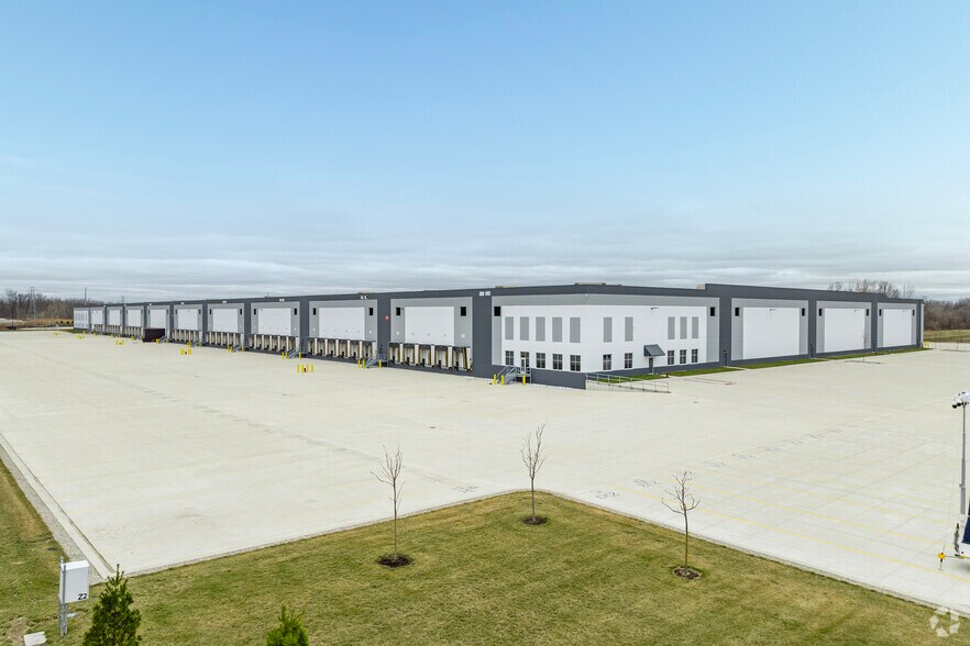 More Photos Of 17991 Wahrman Rd, New Boston Distribution For Lease