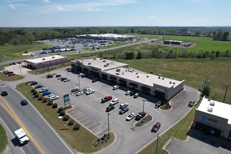 More Photos Of 2035-2059 W Center St, Beebe General Retail For Sale