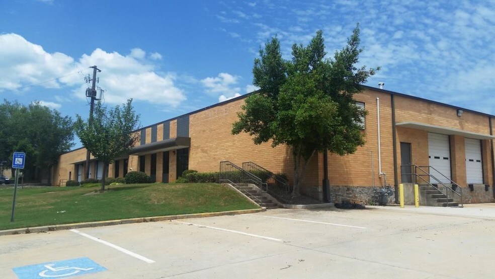 More Photos Of 1531 Stone Ridge Dr, Stone Mountain Warehouse For Lease