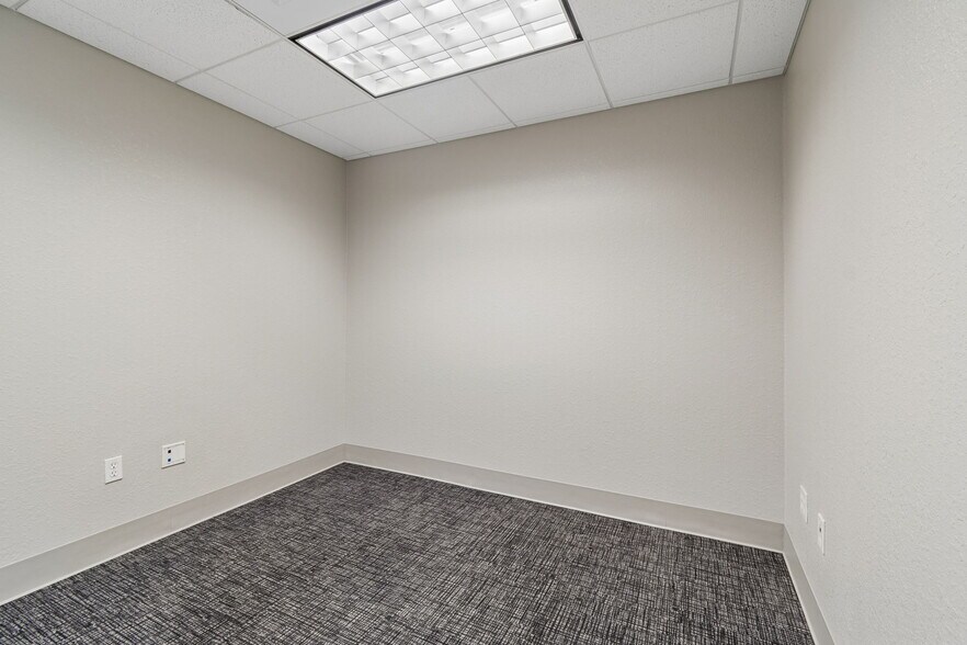 More Photos Of 575 Indian Rocks Rd N, Belleair Bluffs Medical For Lease