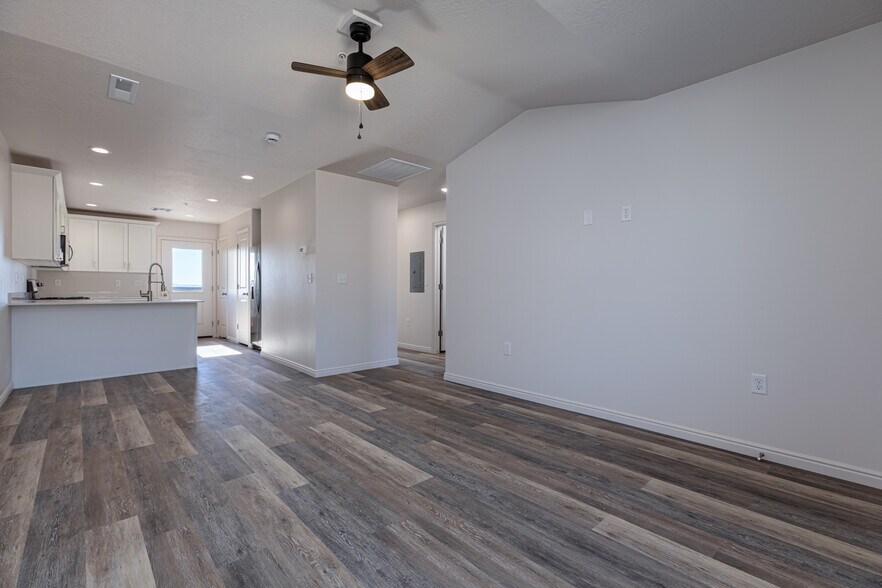 More Photos Of 5120 E Grande Vermillion Ave, Kanab Apartments For Sale