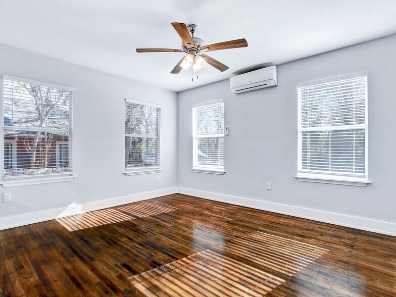 More Photos Of 1020 W French Plz, San Antonio Apartments For Sale