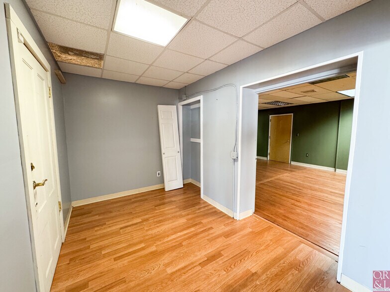More Photos Of 33-39 N Main St, Wallingford Office For Lease