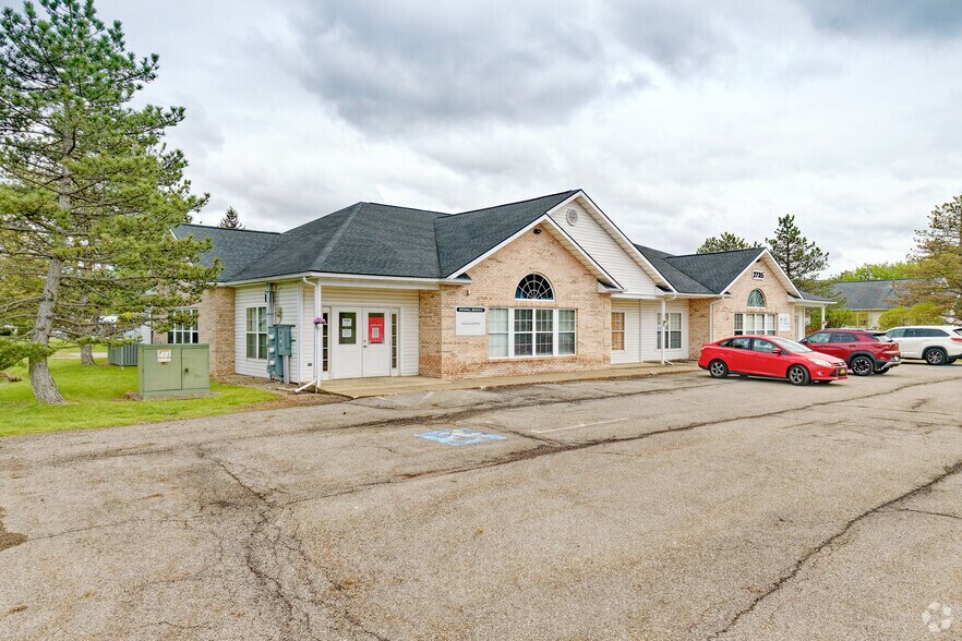 More Photos Of 2735-2775 Buffalo Rd, Rochester Medical For Lease