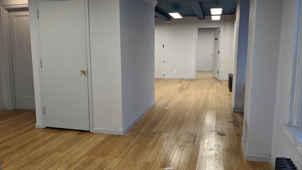More Photos Of 305-311 W 57th St, New York Apartments For Lease