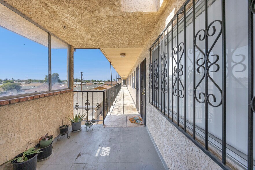 More Photos Of 4047 W 136th St, Hawthorne Apartments For Sale