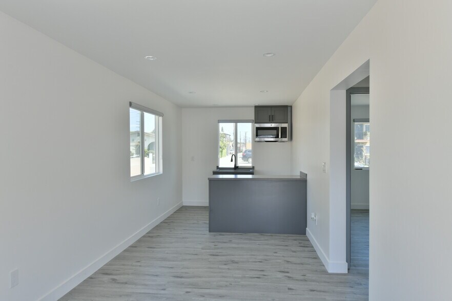 More Photos Of 6221 Corona Ave, Bell Apartments For Sale