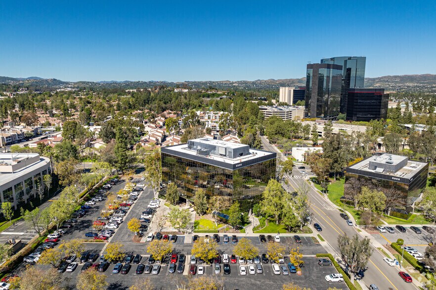 More Photos Of 5850 Canoga Ave, Woodland Hills Coworking Space
