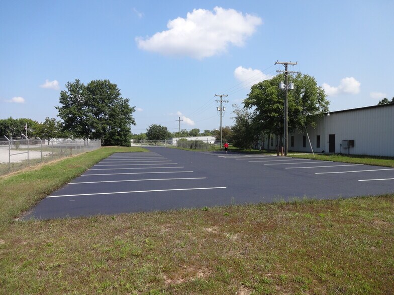 More Photos Of 1835 Leer Dr, Elkhart Industrial For Lease