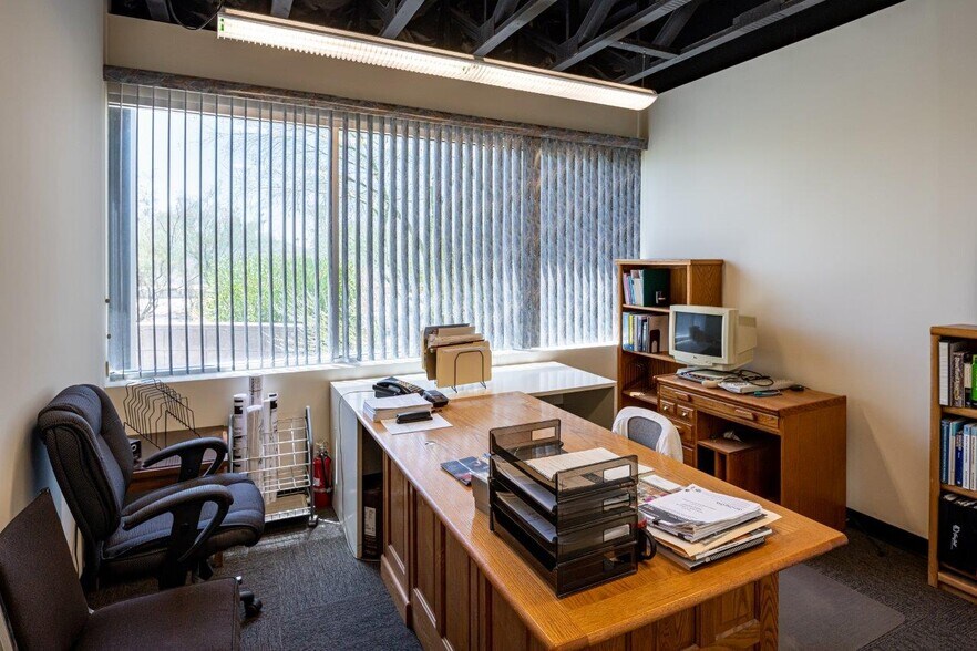 More Photos Of 7201 N Dreamy Draw Dr, Phoenix Loft Creative Space For Lease