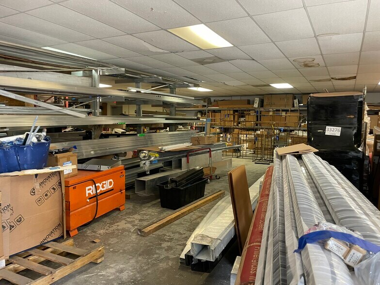 More Photos Of 278 Semoran Commerce Pl, Apopka Warehouse For Lease