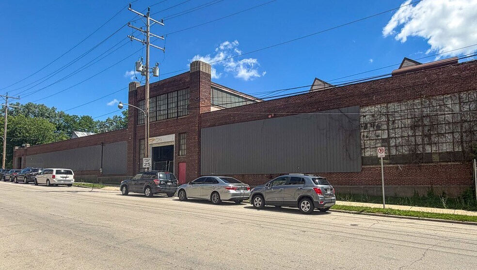 Primary Photo Of 2844 S 29th St, Milwaukee Warehouse For Sale