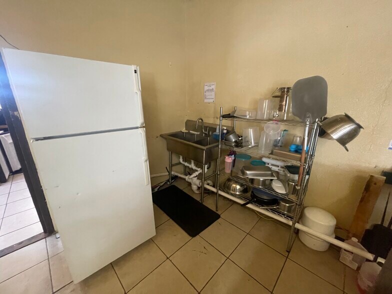 More Photos Of 402 Main St, Antonito Hotel For Lease
