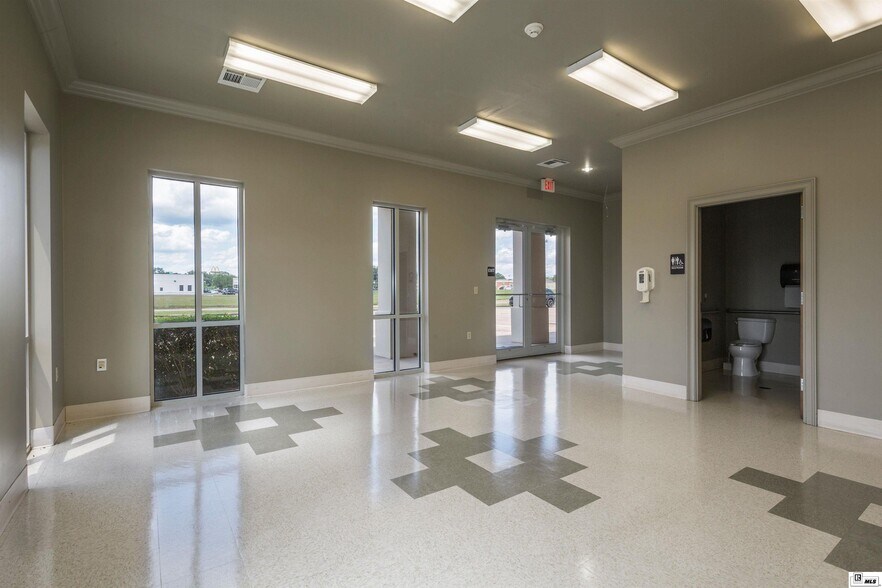 More Photos Of 3995 Sterlington Rd, Monroe Medical For Sale