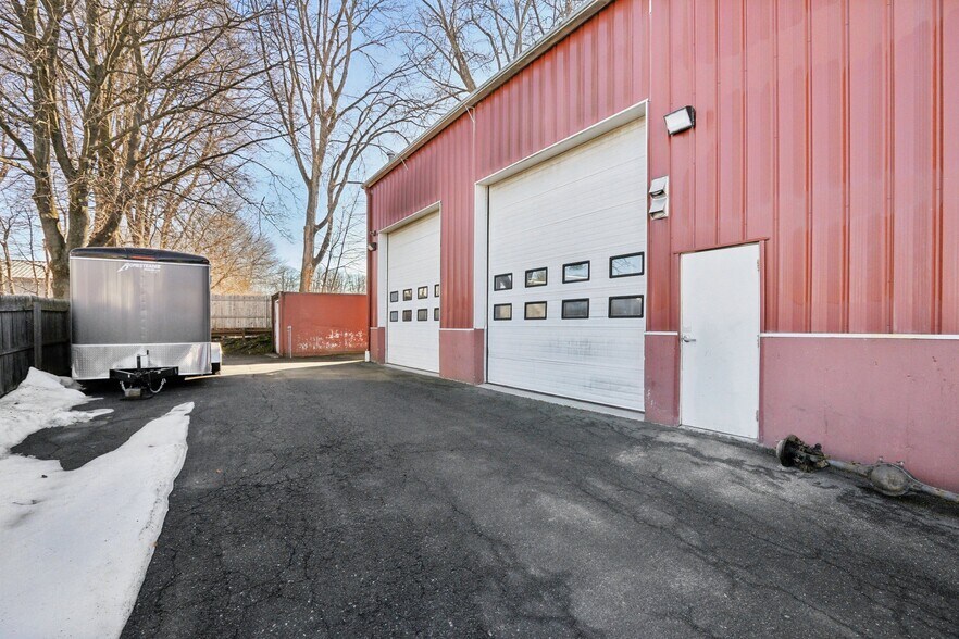 More Photos Of 44 Grassy Plain St, Bethel Storefront For Sale