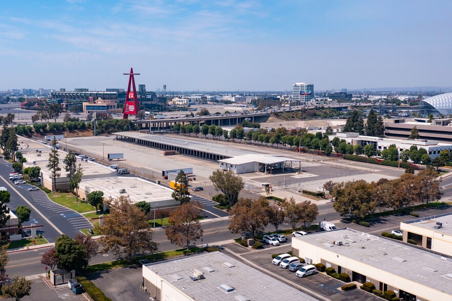 Primary Photo Of 700 N Eckhoff St, Orange Truck Terminal For Lease