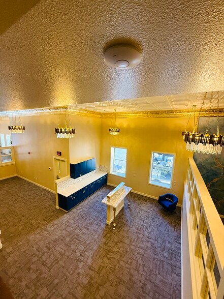 More Photos Of 447 State St, Salem Apartments For Lease