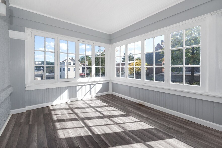 More Photos Of 1022 N Broadway, Yonkers Office For Lease