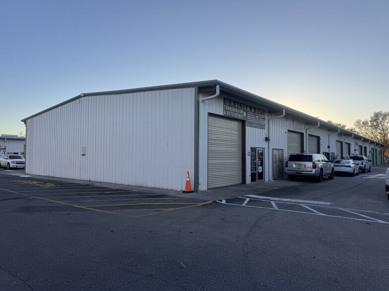 More Photos Of 1016 American Way, Kissimmee Industrial For Sale