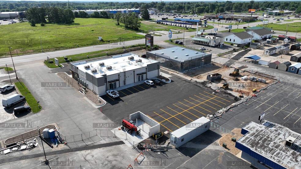 More Photos Of 1565-1585 S Jefferson Ave, Lebanon General Retail For Lease