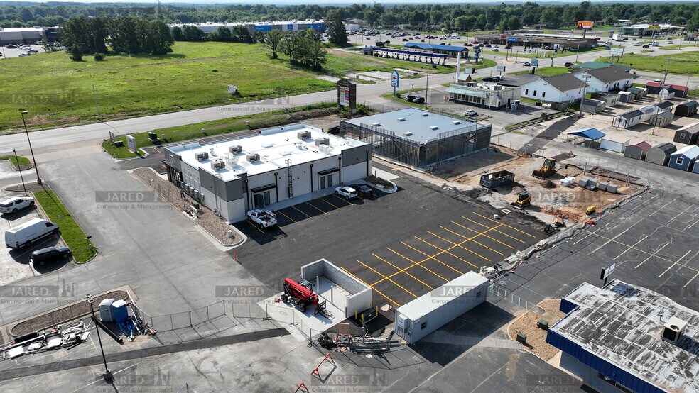 More Photos Of 1565-1585 S Jefferson Ave, Lebanon General Retail For Lease