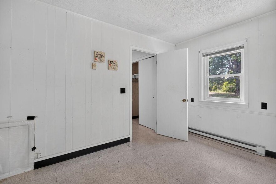More Photos Of 555 MT Torrey Rd, Lyndhurst Post Office For Sale