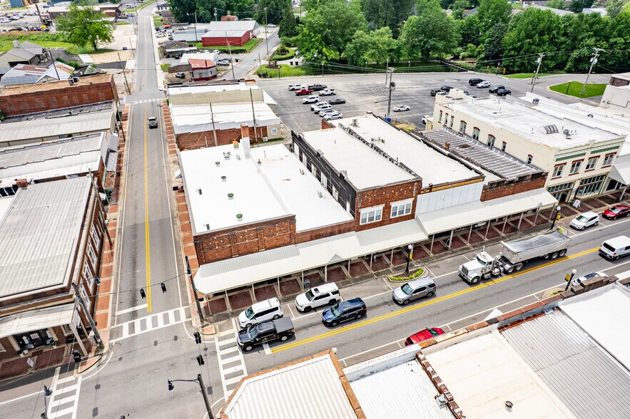 More Photos Of 204 Main St W, Hartselle Storefront Retail Office For Sale