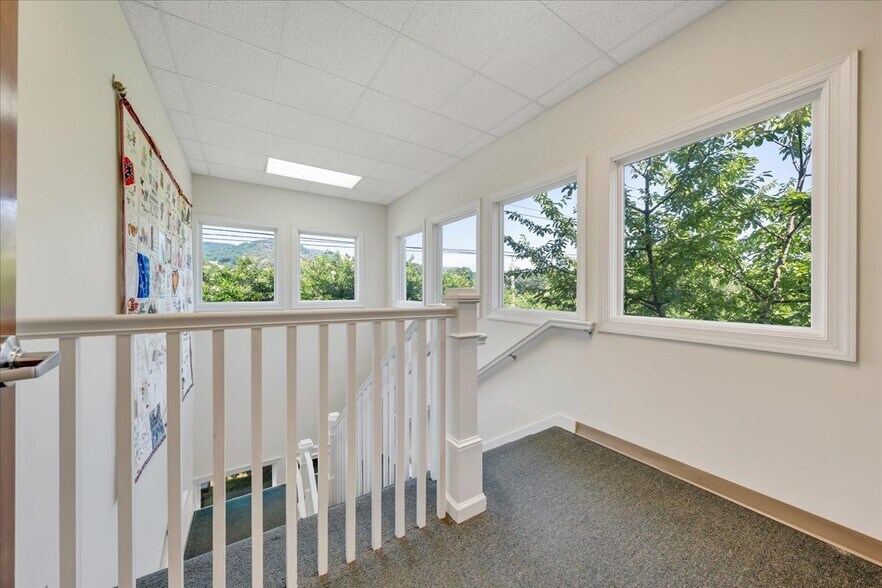 More Photos Of 2408 Electric Rd, Roanoke Medical For Lease