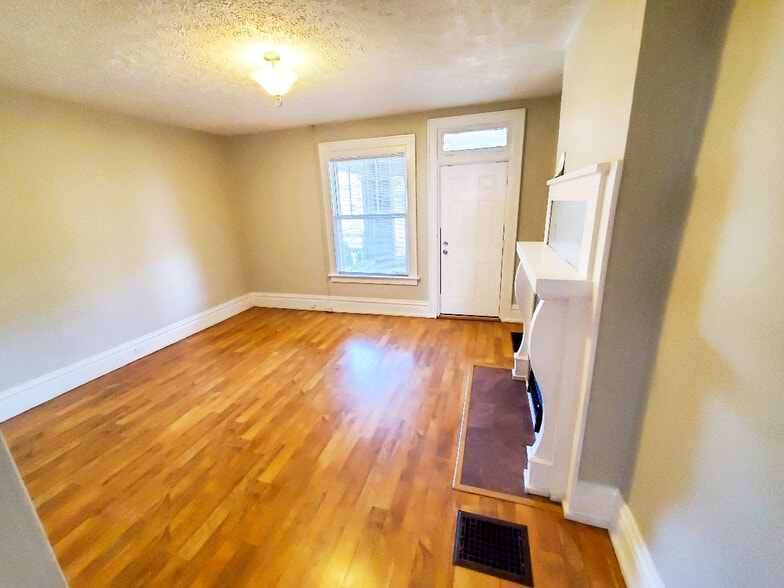 More Photos Of 1572-1580 S High St, Columbus Apartments For Sale