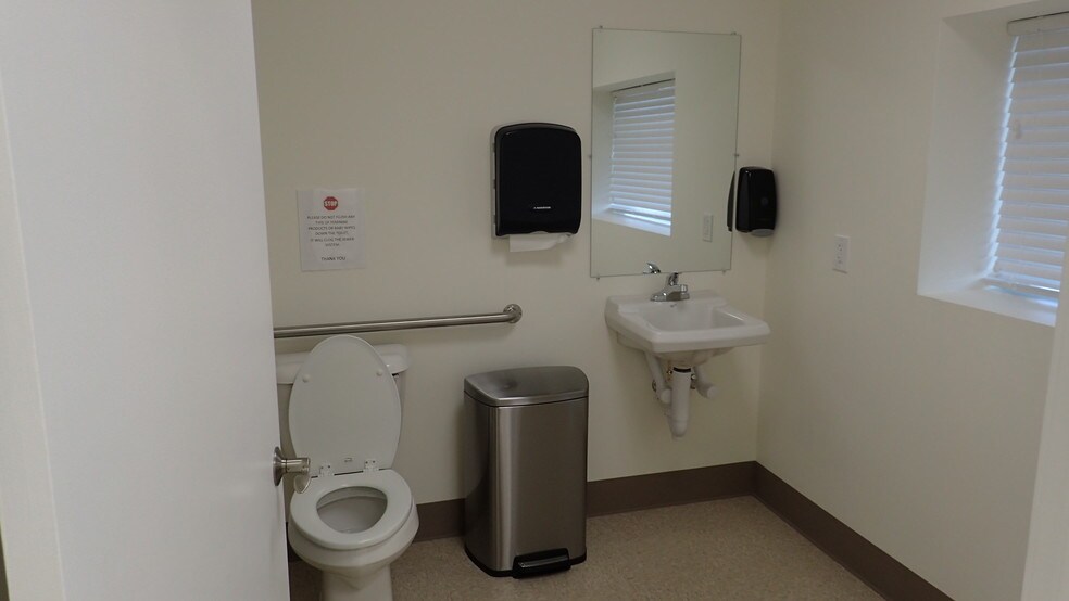 More Photos Of 1733 Washington Blvd, Easton Office For Sale