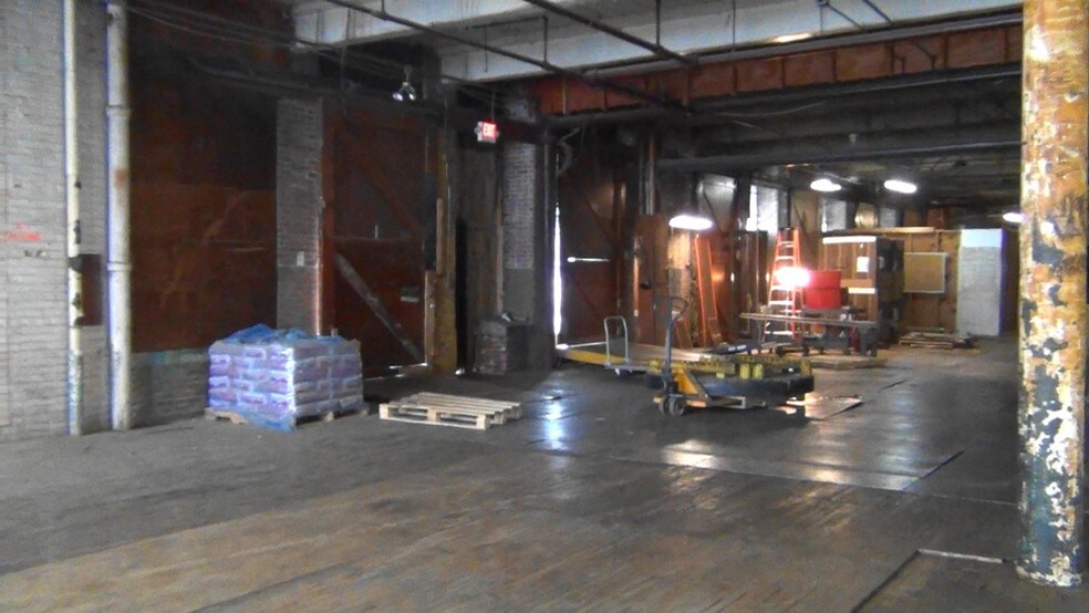 More Photos Of 501 S 9th St, Reading Warehouse For Lease