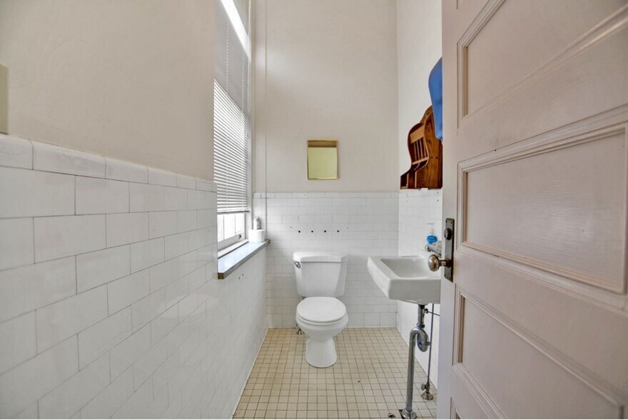 More Photos Of 2 Waln St, Wellsboro Office For Sale