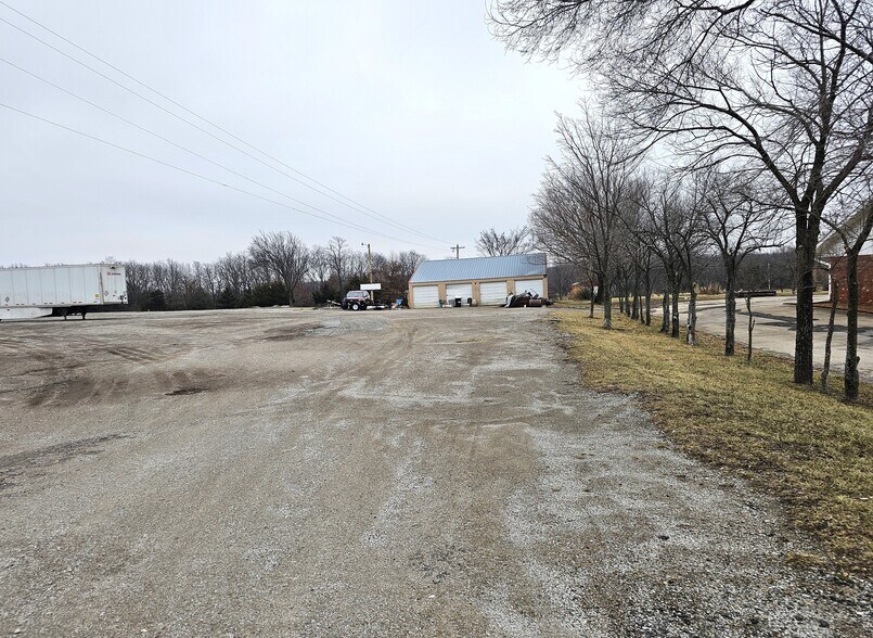 More Photos Of 1920 Bob Griffin Rd, Cameron Hotel For Sale