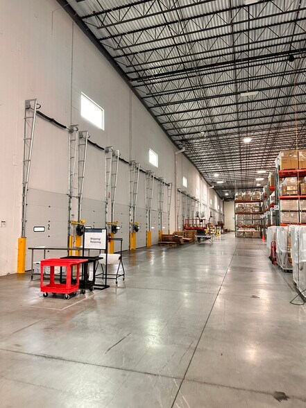 More Photos Of 5325 Seerley Rd, Indianapolis Distribution For Lease