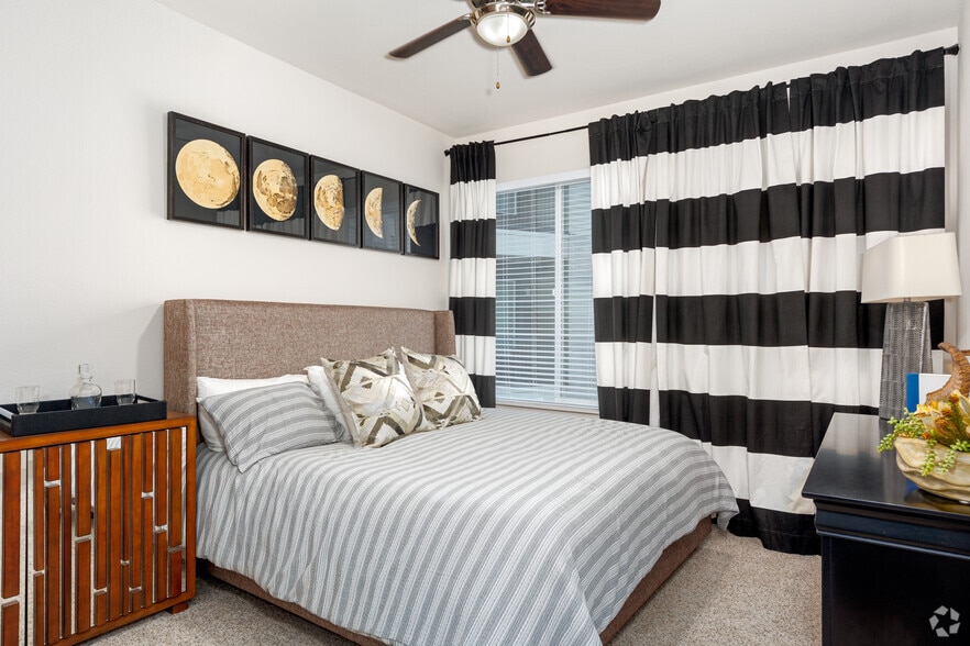 More Photos Of 110 W Cityline Dr, Richardson Apartments For Lease