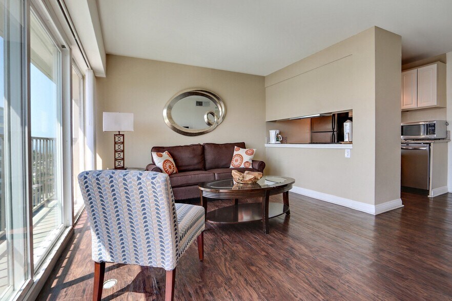 More Photos Of 415-425 Washington Blvd, Marina Del Rey Apartments For Lease