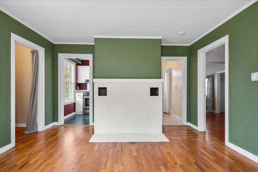 More Photos Of 119 Wesley (605 Miller) St, Silverton Apartments For Sale