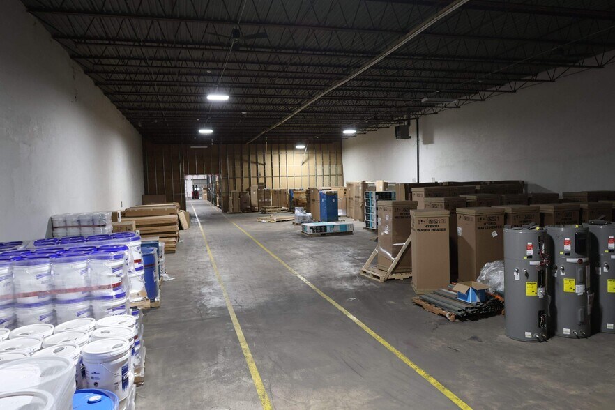 More Photos Of 6741 Old Collamer Rd, East Syracuse Warehouse For Lease