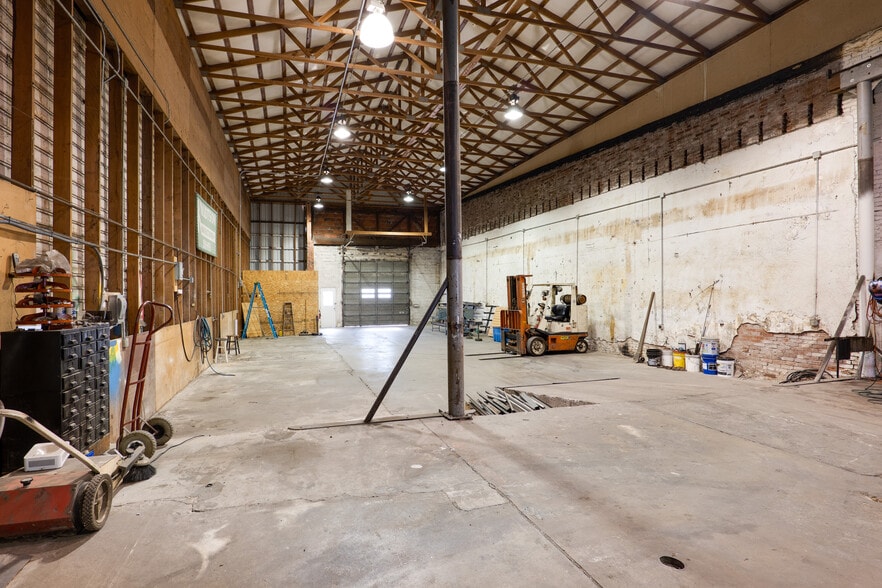 More Photos Of 489 Front St, Junction City Warehouse For Sale